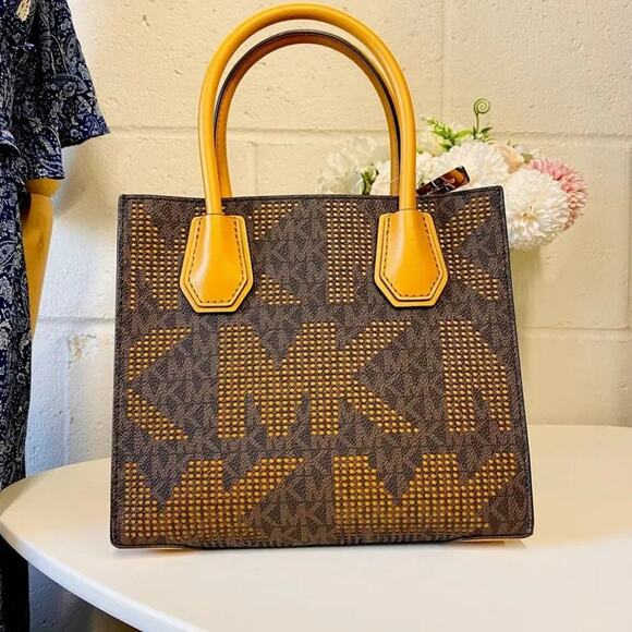 Michael Kors 35F1GM9M2I Mercer Medium Messenger Satchel Bag Signature Marigold - Picture 2 of 8